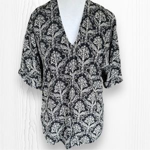 Dina Be for Francesca’s Collections Damask Sateen Cuff Shirttail Size Small (S)